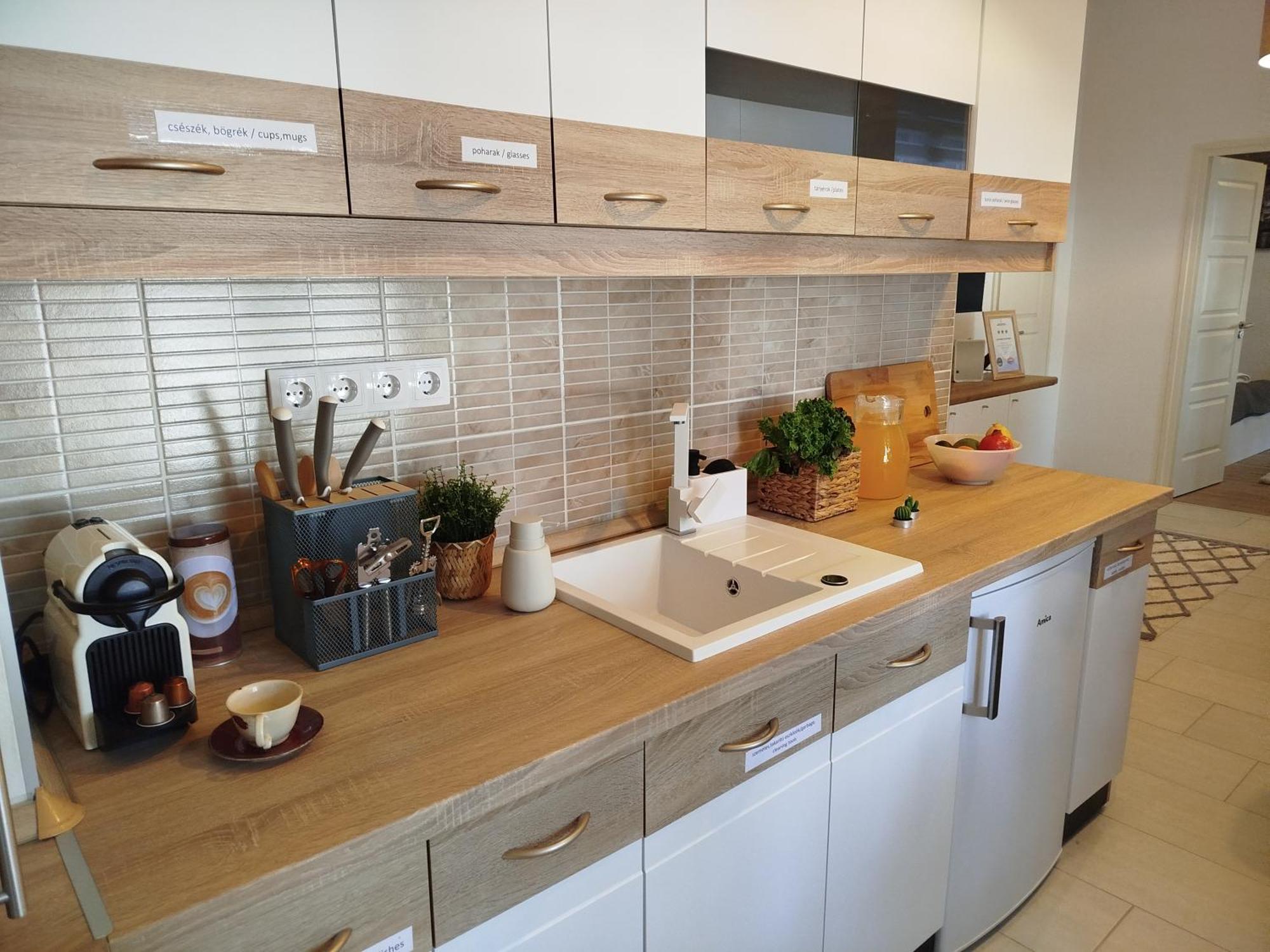 Lady Mabel's Near To Arena, Puskas Stadion And Park, With Guarded Parking Place Apartment *